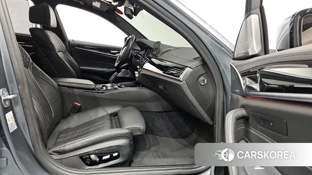 BMW 5 Series (G30) id 3718713 из Кореи 20