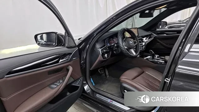 BMW 5 Series (G30) id 3746059 из Кореи 20