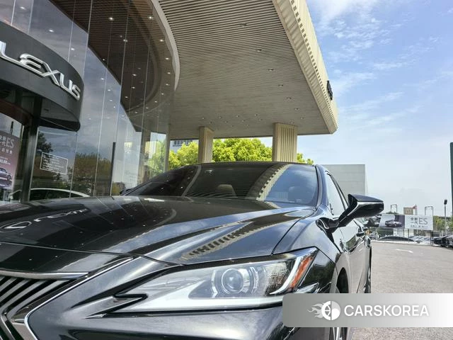 Lexus ES id 4274148 из Китая 17
