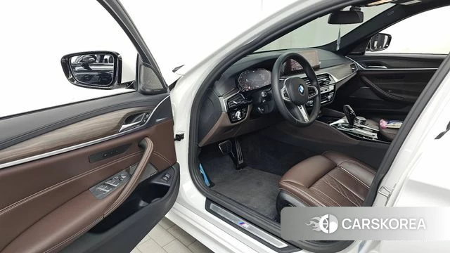 BMW 5 Series (G30) id 4496038 из Кореи 39