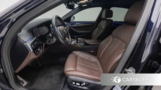 BMW 5 Series (G30) id 3859299 из Кореи 20