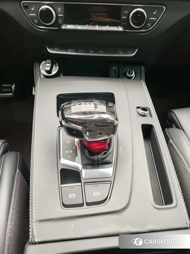 Audi Q5L id 4238615 из Китая 23