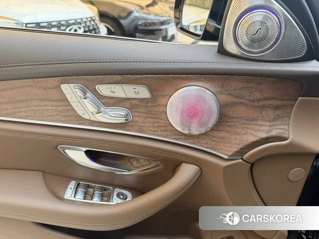 Mercedes-Benz E-class id 4265309 из Китая 19