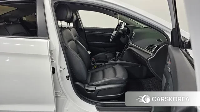 Hyundai Avante AD id 3505498 из Кореи 20