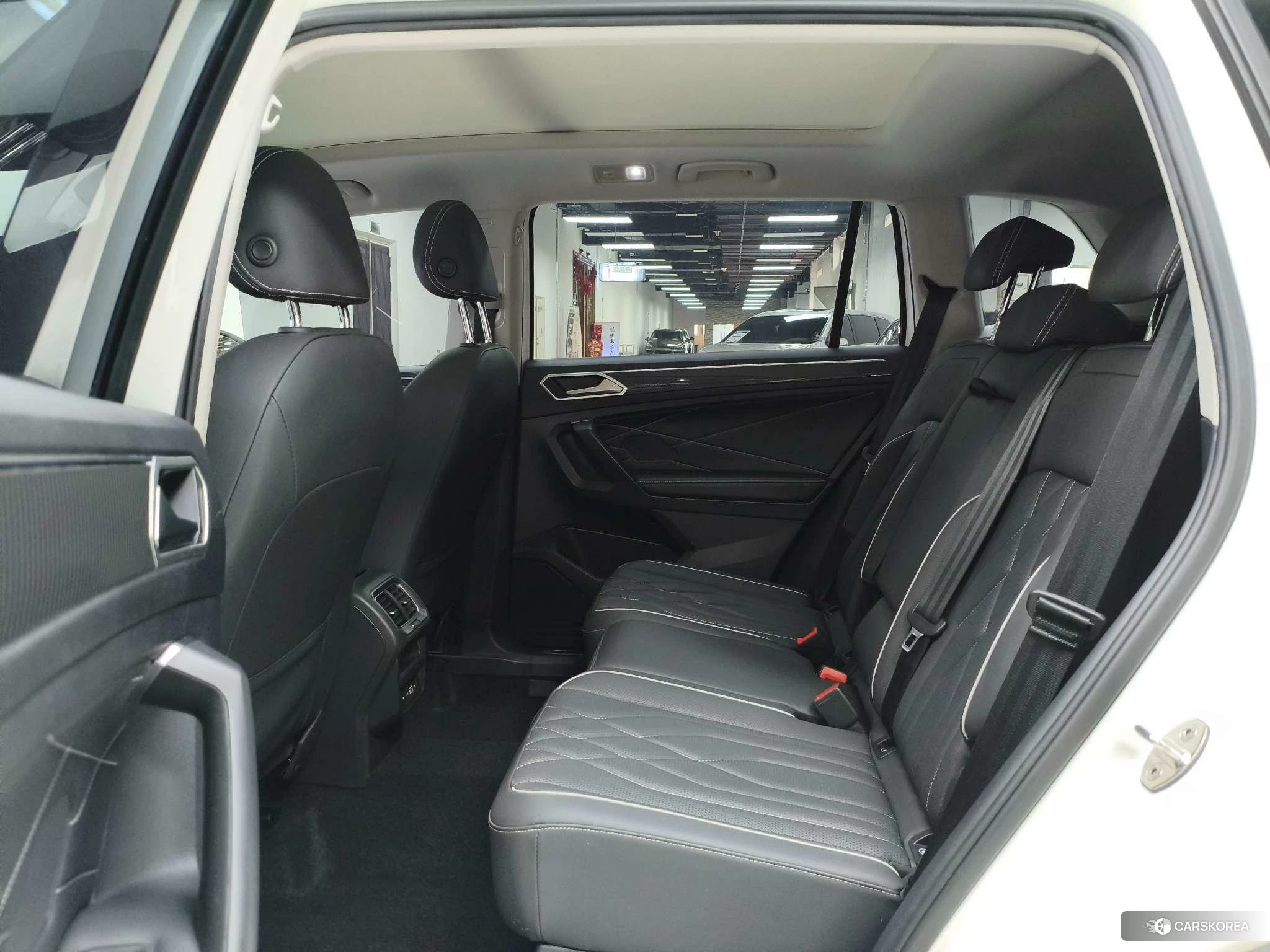 Volkswagen Tiguan L id 4498609 из Китая 26
