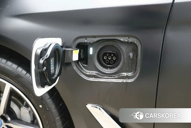 BMW 5 series PHEV id 4210196 из Китая 32
