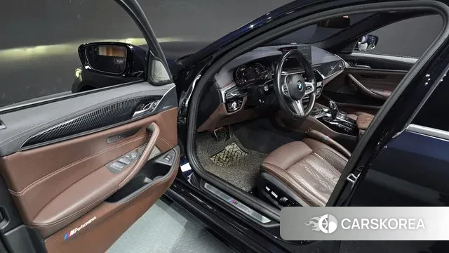 BMW 5 Series (G30) id 3630833 из Кореи 20