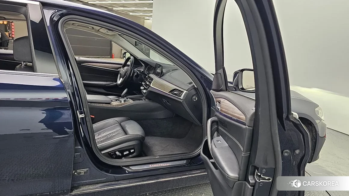 BMW 5 Series (G30) id 1615454 из Кореи 20