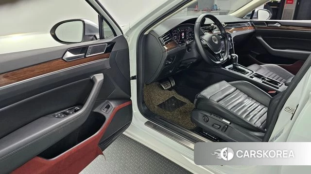 Volkswagen Passat GT (B8) id 4188656 из Кореи 31