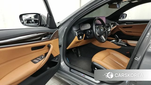 BMW 5 Series (G30) id 3843374 из Кореи 20