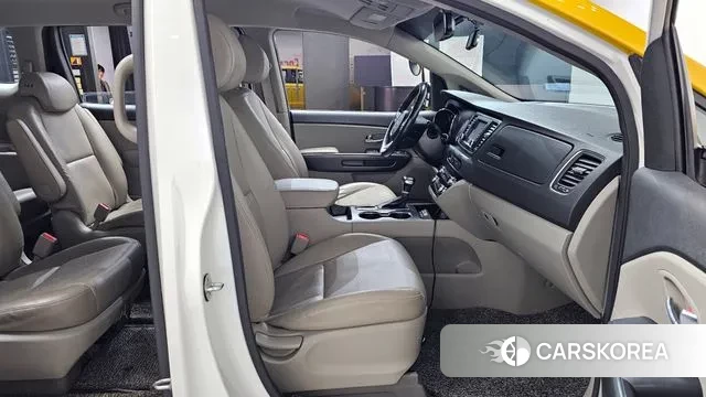 Kia The New Carnival id 3748386 из Кореи 20