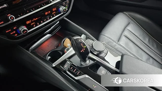 BMW 5 Series (G30) id 3619179 из Кореи 20