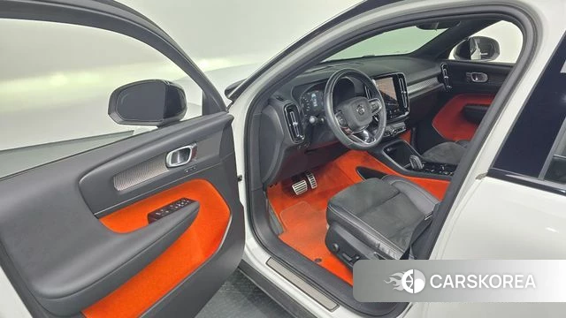 Volvo XC40 id 4604208 из Кореи 30