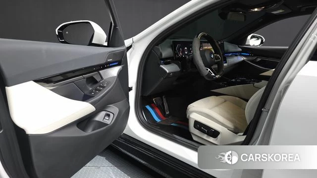BMW 5 Series (G60) id 4675211 из Кореи 33