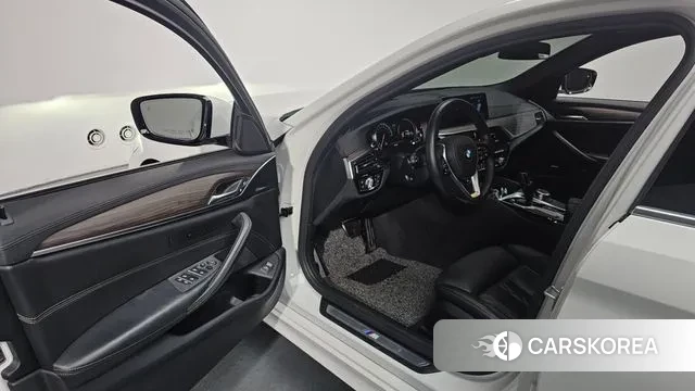 BMW 5 Series (G30) id 3627266 из Кореи 20