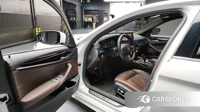 BMW 5 Series (G30) id 3427778 из Кореи 20