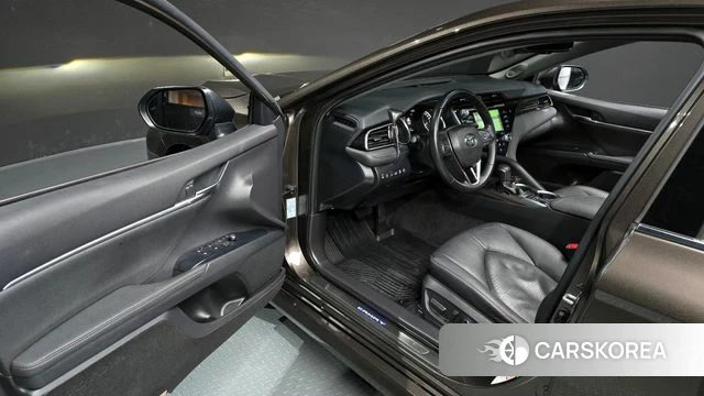 Toyota Camry (XV70) id 3808180 из Кореи 20