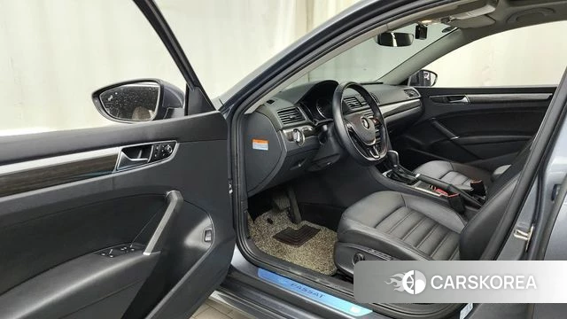 Volkswagen The New Passat id 4295008 из Кореи 31