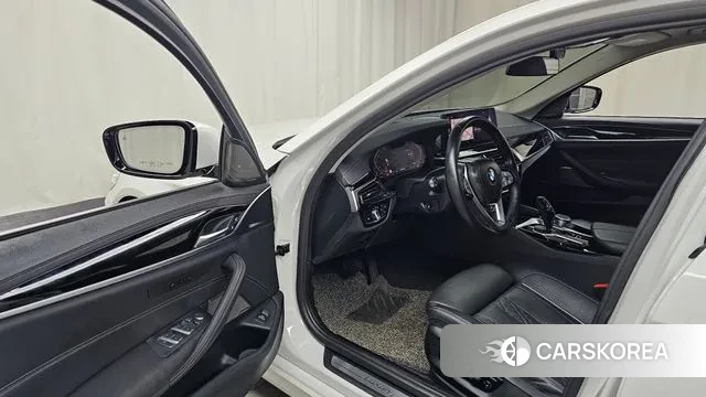 BMW 5 Series (G30) id 3417317 из Кореи 20