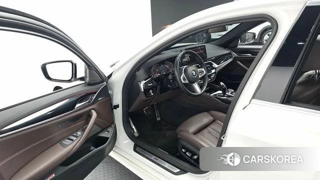 BMW 5 Series (G30) id 3891878 из Кореи 20