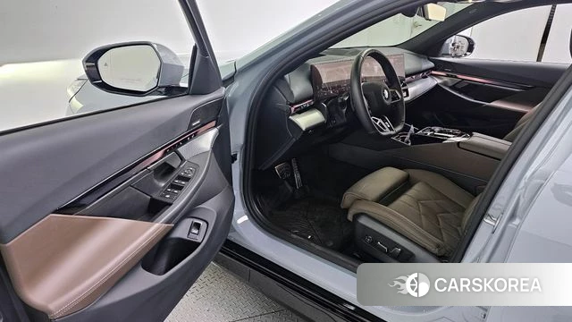 BMW 5 Series (G60) id 3896573 из Кореи 20