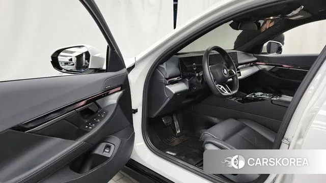 BMW 5 Series (G60) id 3560570 из Кореи 20