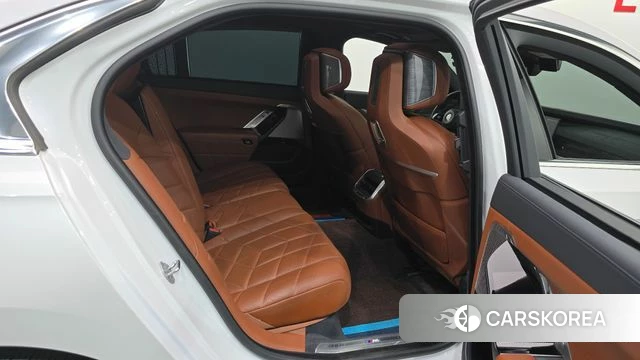 BMW 7 Series (G70) id 4578978 из Кореи 35