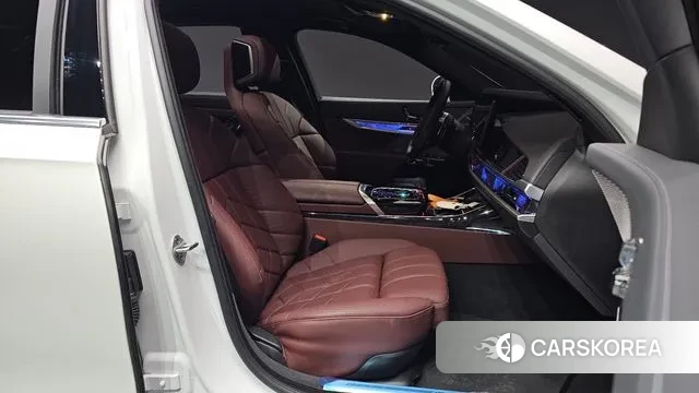 BMW 7 Series (G70) id 3466990 из Кореи 20