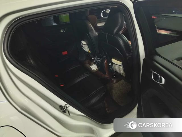 Volvo XC40 (imported) id 4240637 из Китая 10