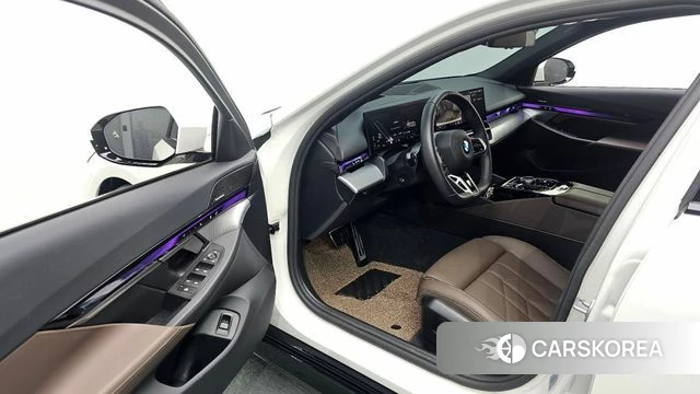 BMW 5 Series (G60) id 4185589 из Кореи 35