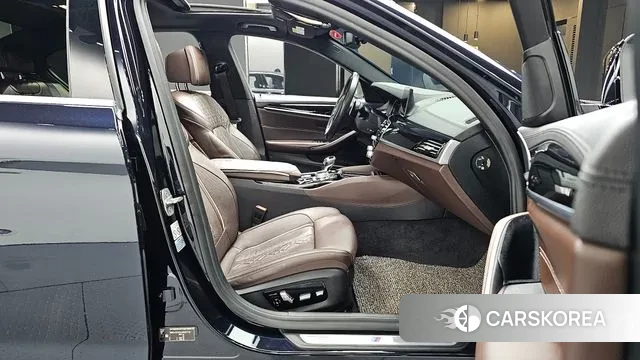 BMW 5 Series (G30) id 3391699 из Кореи 20