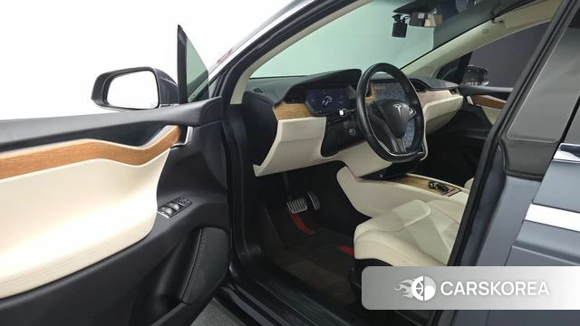 Tesla Model X id 4371685 из Кореи 37