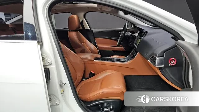 Jaguar XE id 3362695 из Кореи 20