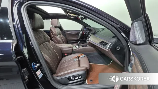 BMW 5 Series (G30) id 3302274 из Кореи 20