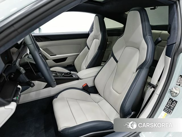 Porsche 911(992) id 4602272 из Кореи 19