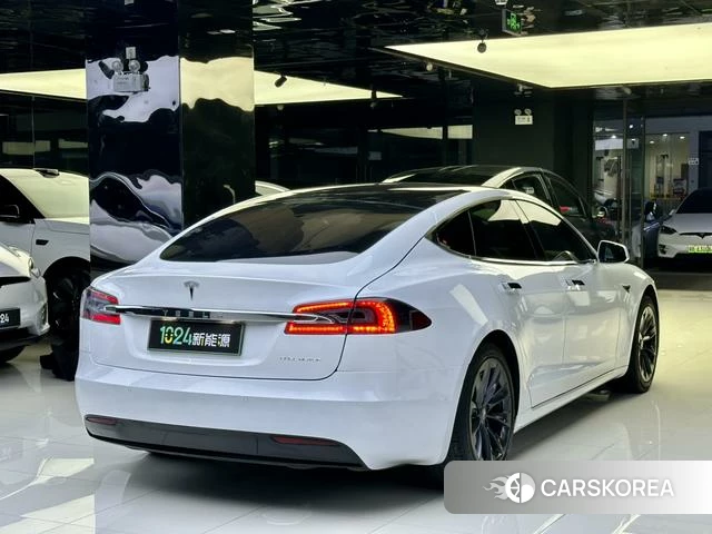 Tesla Model S id 4227907 из Китая 17