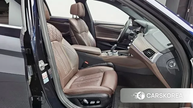 BMW 5 Series (G30) id 3672155 из Кореи 20