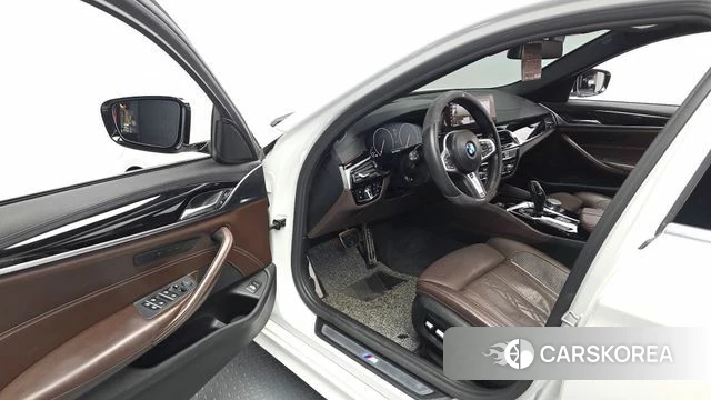BMW 5 Series (G30) id 3905424 из Кореи 20