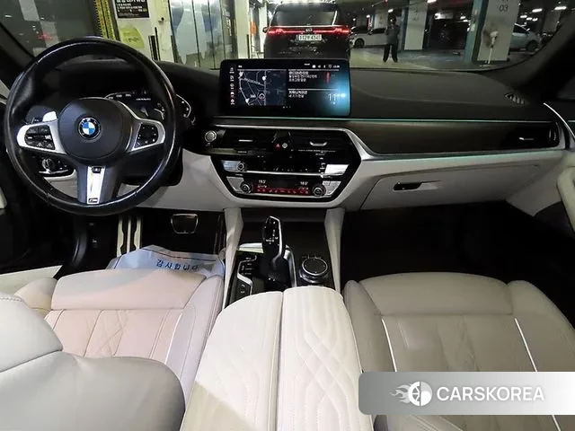 BMW 5 Series (G30) id 3361929 из Кореи 20