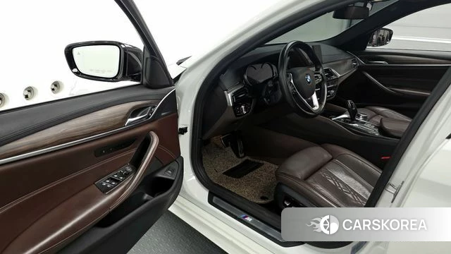 BMW 5 Series (G30) id 3861799 из Кореи 20