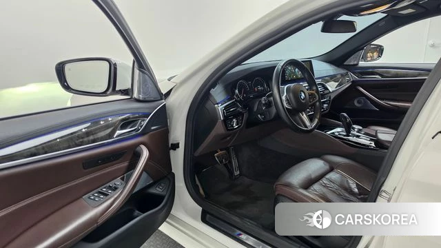 BMW 5 Series (G30) id 4918875 из Кореи 34
