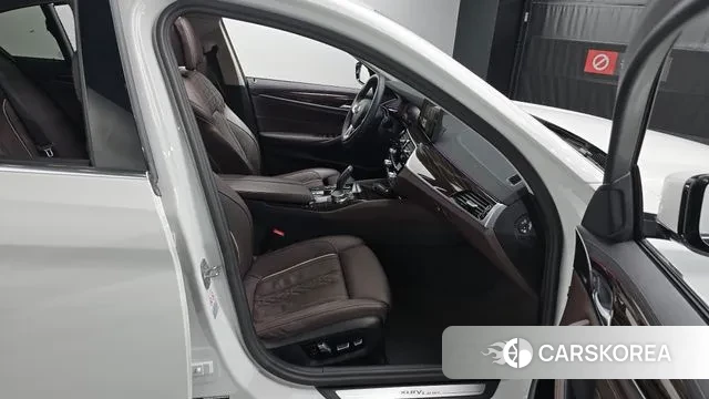 BMW 5 Series (G30) id 3294906 из Кореи 20