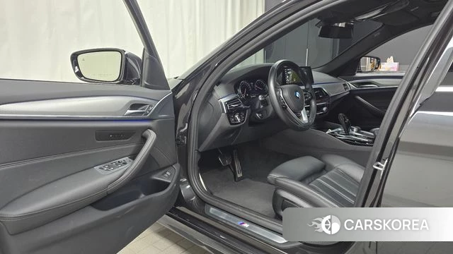 BMW 5 Series (G30) id 3966550 из Кореи 20