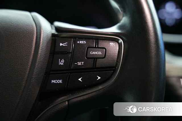 Lexus ES id 4240266 из Китая 24