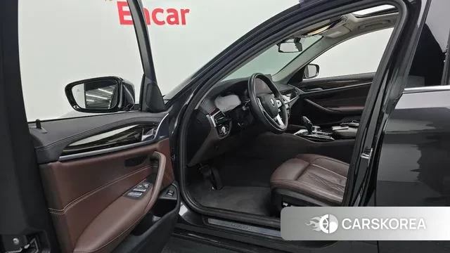 BMW 5 Series (G30) id 3383432 из Кореи 20