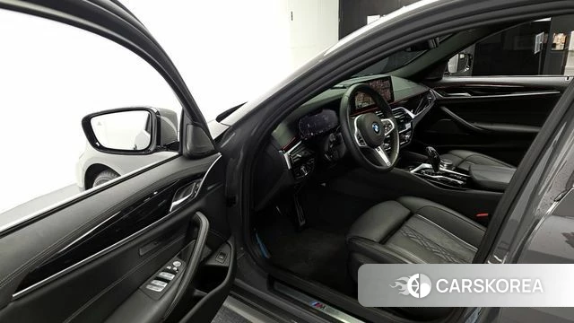 BMW 5 Series (G30) id 3865683 из Кореи 20