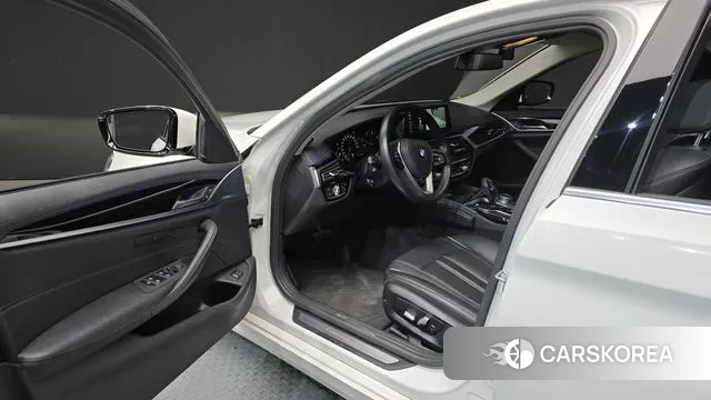 BMW 5 Series (G30) id 3536378 из Кореи 20