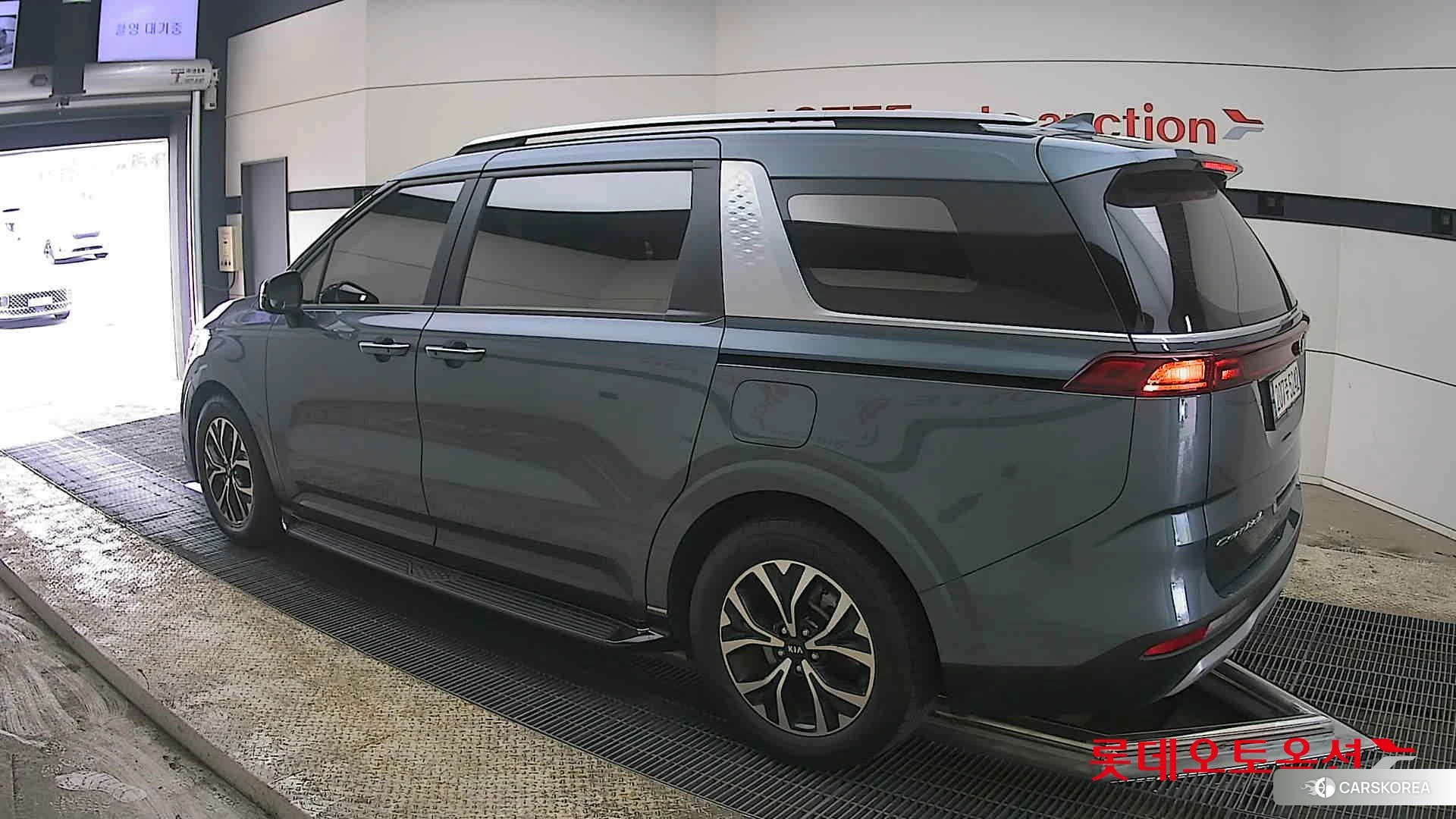 Kia Carnival id 3875723 из Кореи 38