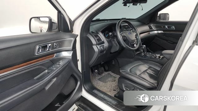Ford Explorer id 4310998 из Кореи 38