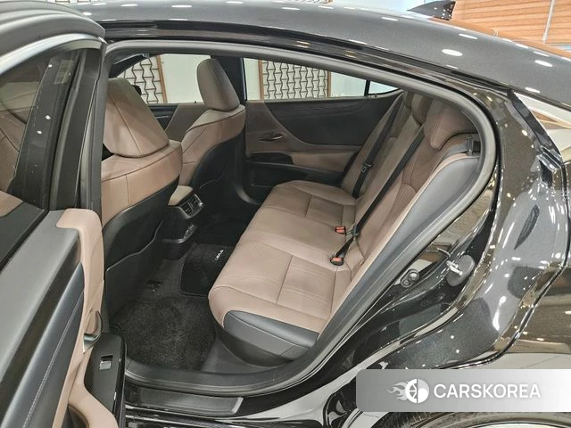 Lexus ES300h 7th generation id 4601243 из Кореи 15